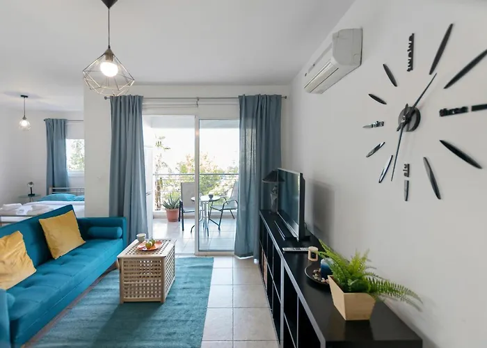 Apartmán Glabur - The Cozy Atelier - City, Free Parking & Wifi, Welcomes You!!!